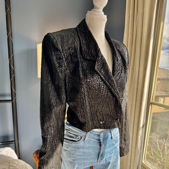 Vintage 1980s Danier Cropped Black Suede Leather Jacket - Picture 4 of 12